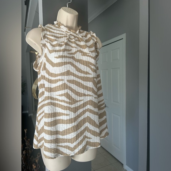 Ann Taylor Loft Tan and White Zebra Print Sleeveless Blouse (M) - Picture 3 of 6